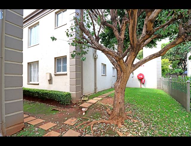 2 BEDROOM TOWNHOUSE FOR SALE IN ORIEL